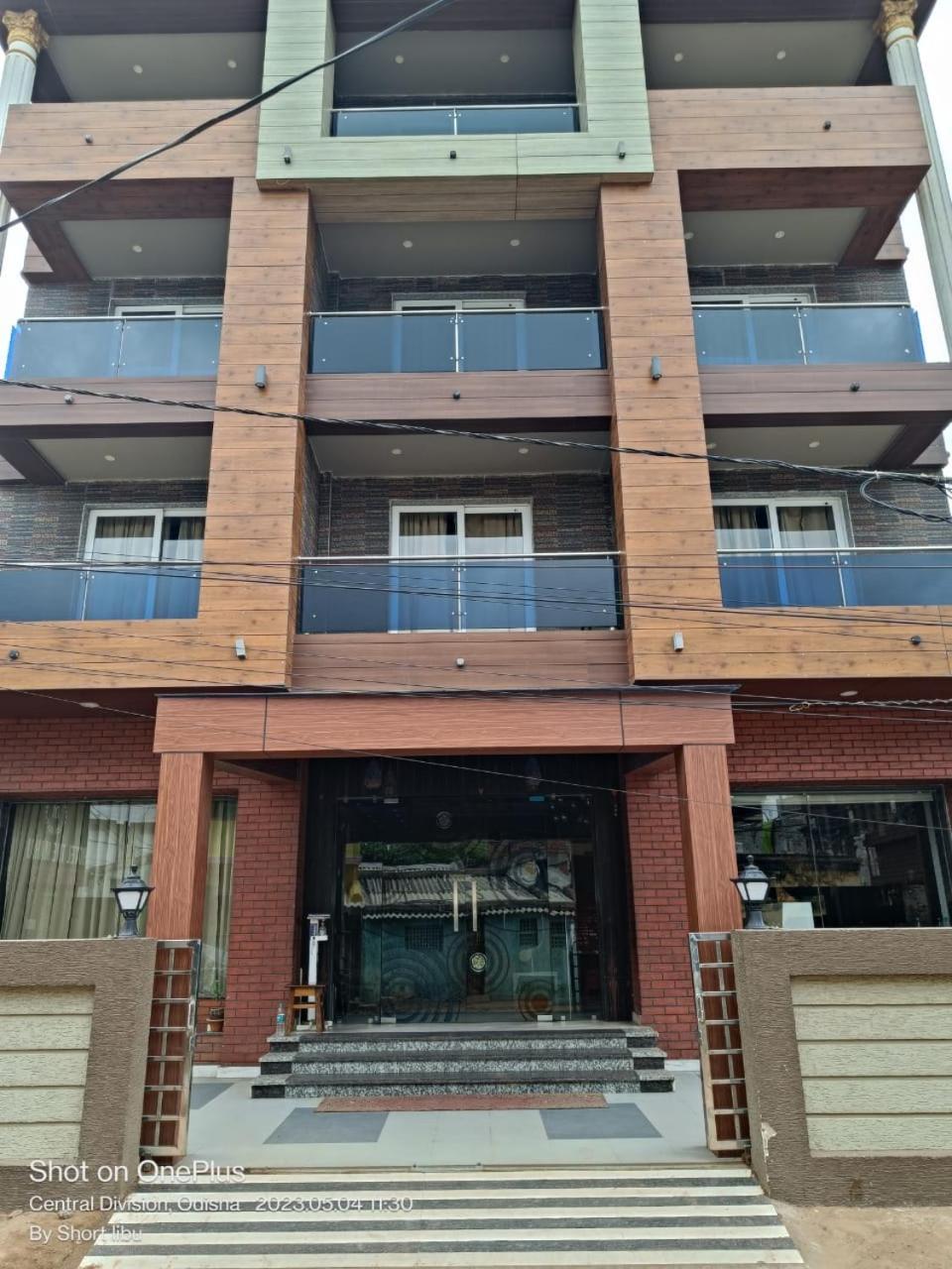 Hotel Kuber Palace ! Puri Near-Sea-Beach-And-Temple Fully-Air-Conditioned-Hotel With-Lift-And-Parking-Facility Esterno foto