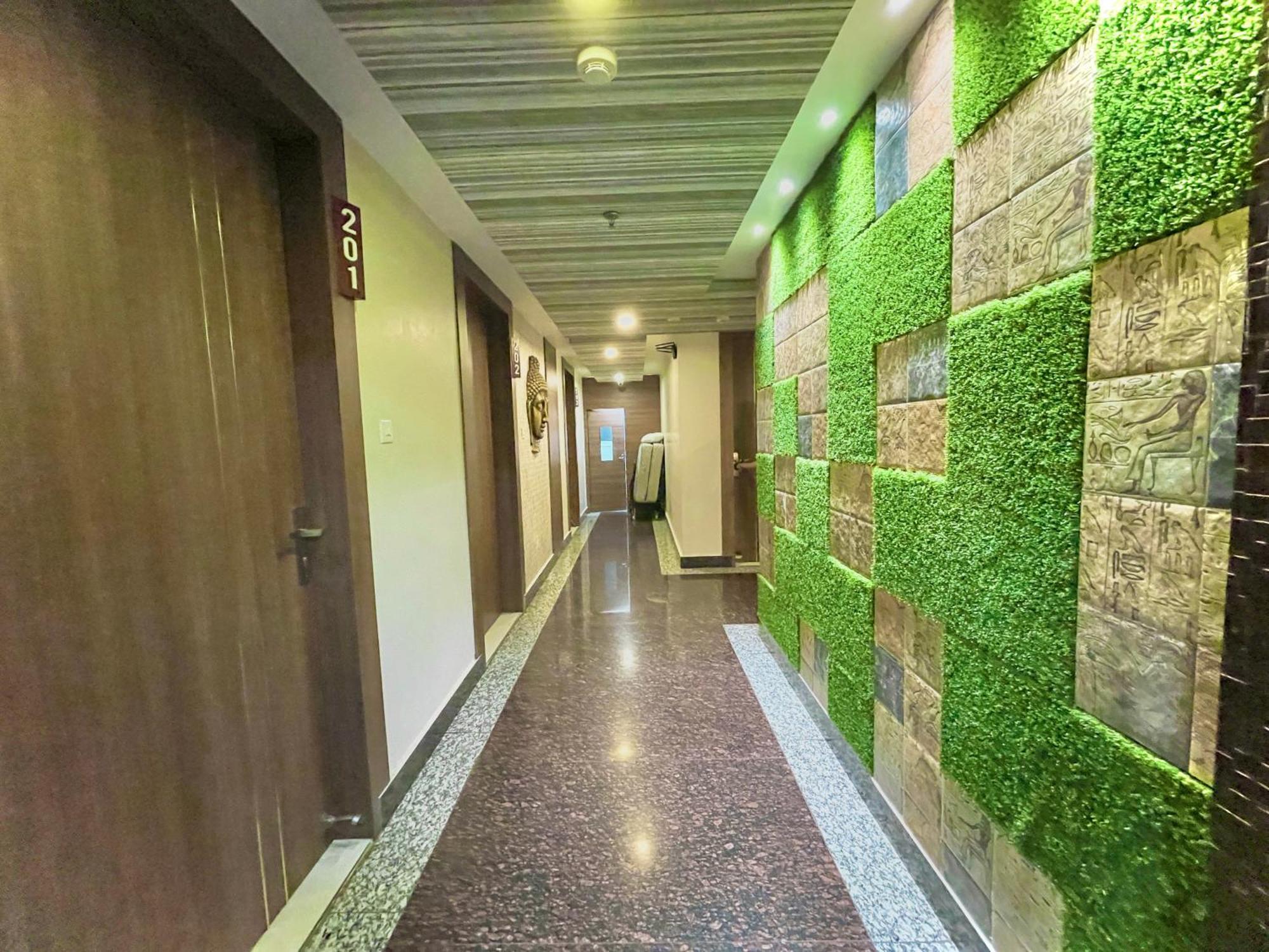 Hotel Kuber Palace ! Puri Near-Sea-Beach-And-Temple Fully-Air-Conditioned-Hotel With-Lift-And-Parking-Facility Esterno foto