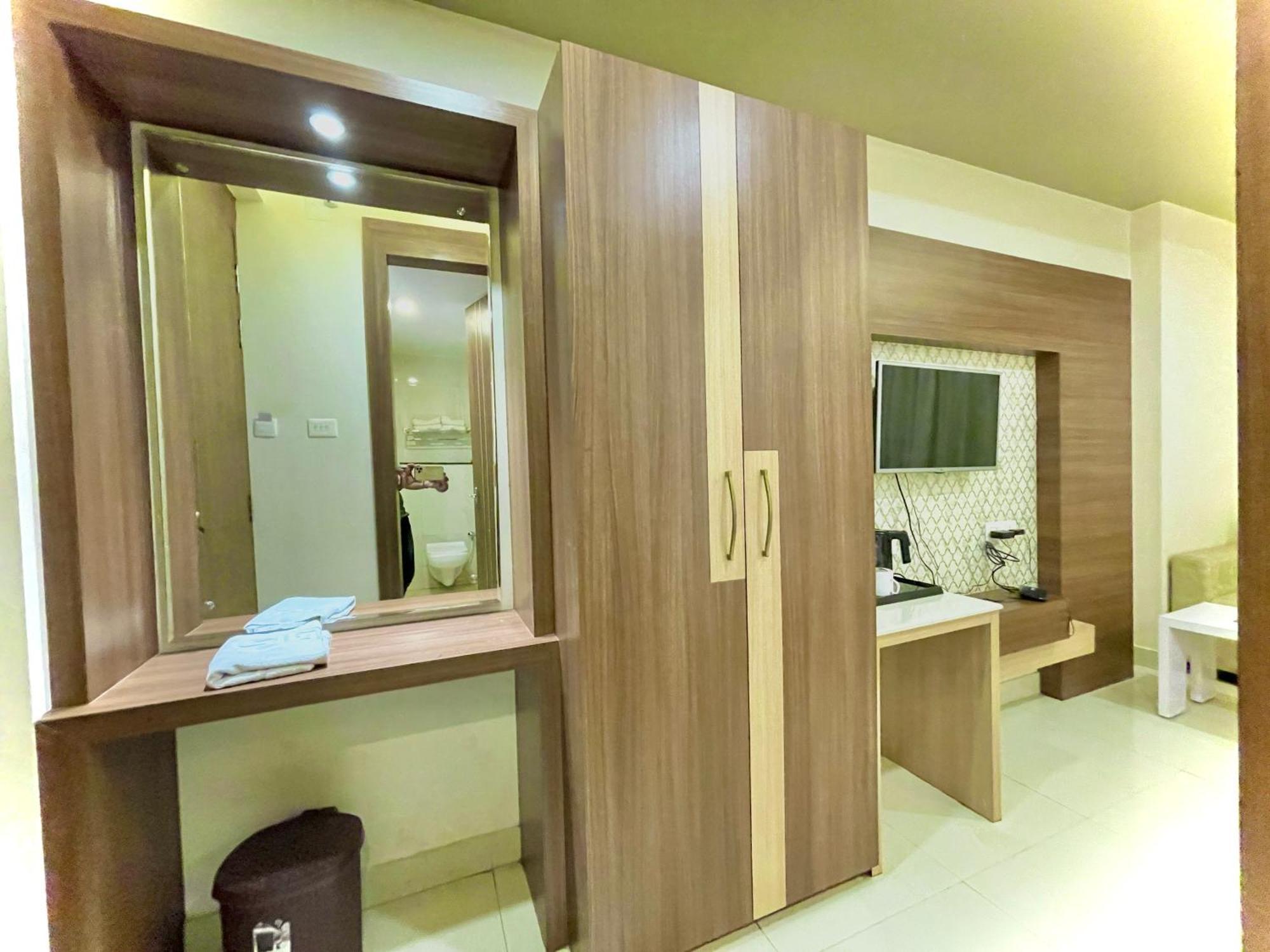 Hotel Kuber Palace ! Puri Near-Sea-Beach-And-Temple Fully-Air-Conditioned-Hotel With-Lift-And-Parking-Facility Esterno foto