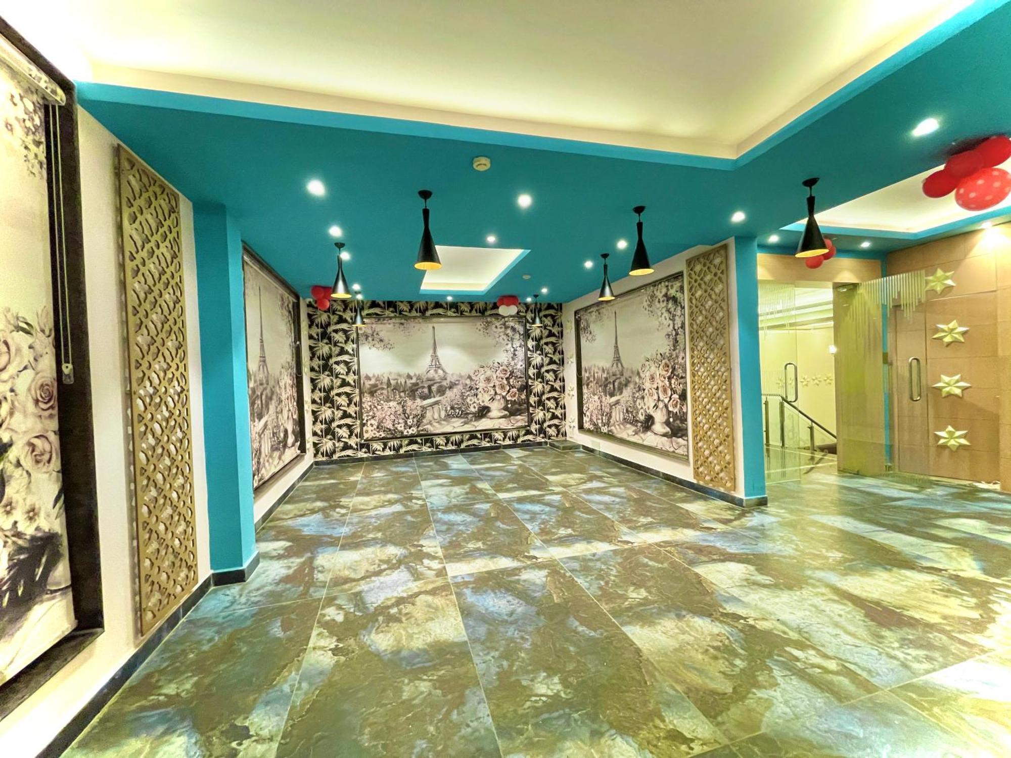 Hotel Kuber Palace ! Puri Near-Sea-Beach-And-Temple Fully-Air-Conditioned-Hotel With-Lift-And-Parking-Facility Esterno foto
