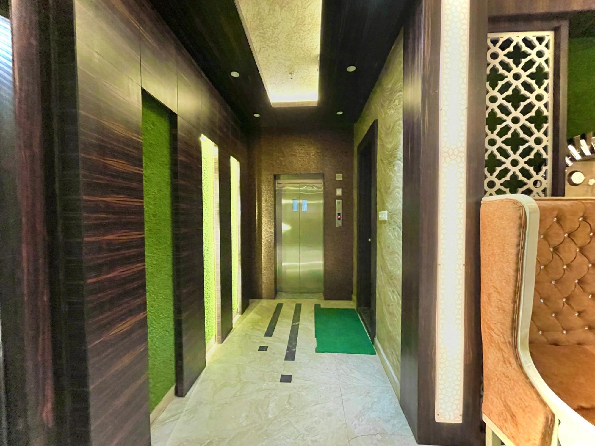 Hotel Kuber Palace ! Puri Near-Sea-Beach-And-Temple Fully-Air-Conditioned-Hotel With-Lift-And-Parking-Facility Esterno foto