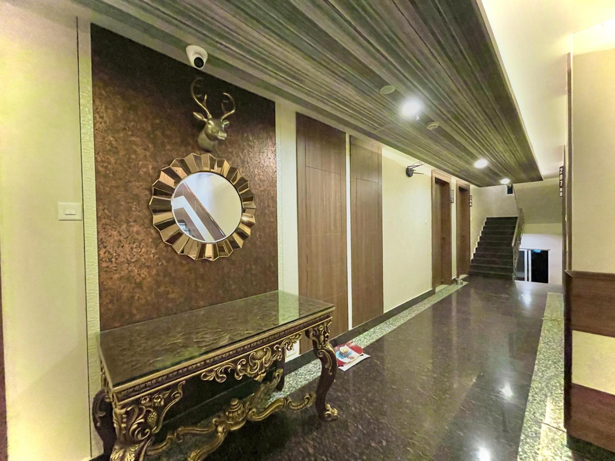 Hotel Kuber Palace ! Puri Near-Sea-Beach-And-Temple Fully-Air-Conditioned-Hotel With-Lift-And-Parking-Facility Esterno foto