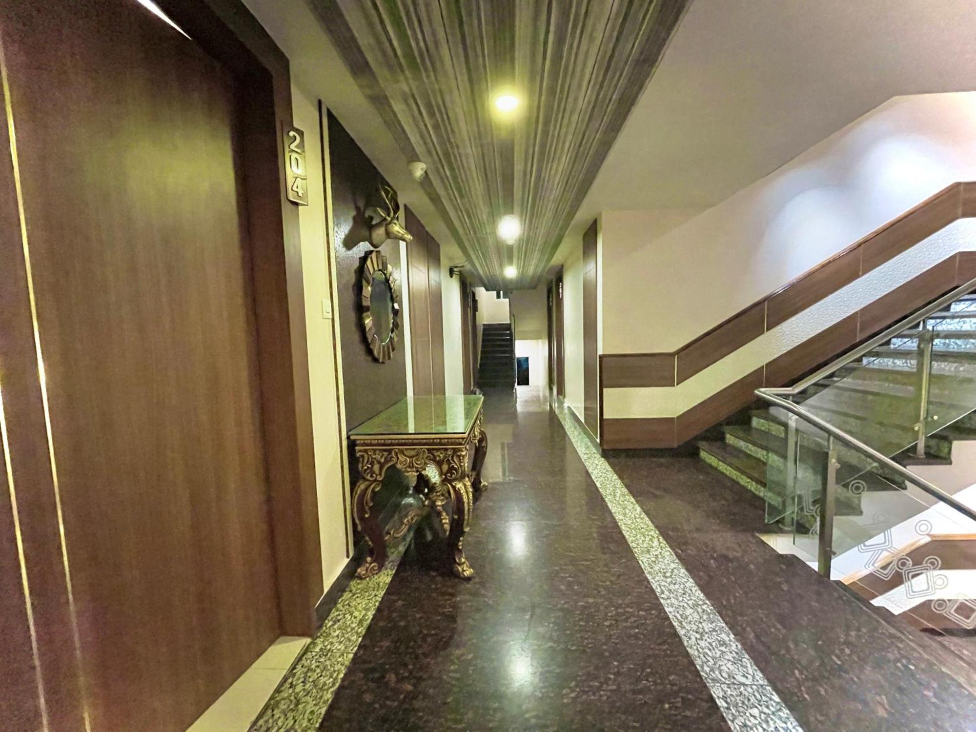 Hotel Kuber Palace ! Puri Near-Sea-Beach-And-Temple Fully-Air-Conditioned-Hotel With-Lift-And-Parking-Facility Esterno foto