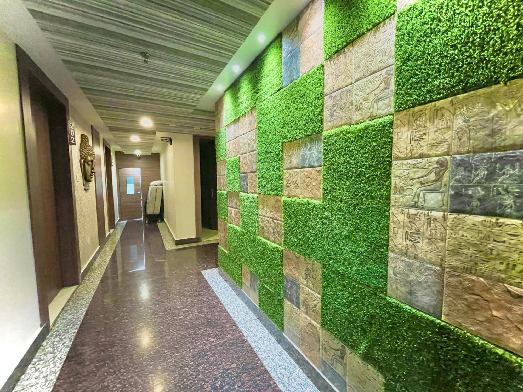 Hotel Kuber Palace ! Puri Near-Sea-Beach-And-Temple Fully-Air-Conditioned-Hotel With-Lift-And-Parking-Facility Esterno foto