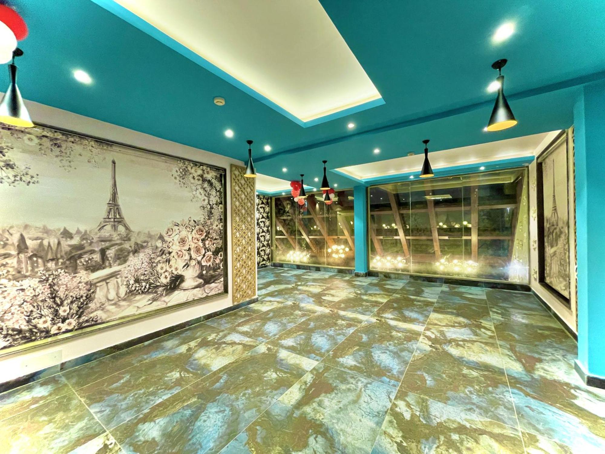 Hotel Kuber Palace ! Puri Near-Sea-Beach-And-Temple Fully-Air-Conditioned-Hotel With-Lift-And-Parking-Facility Esterno foto