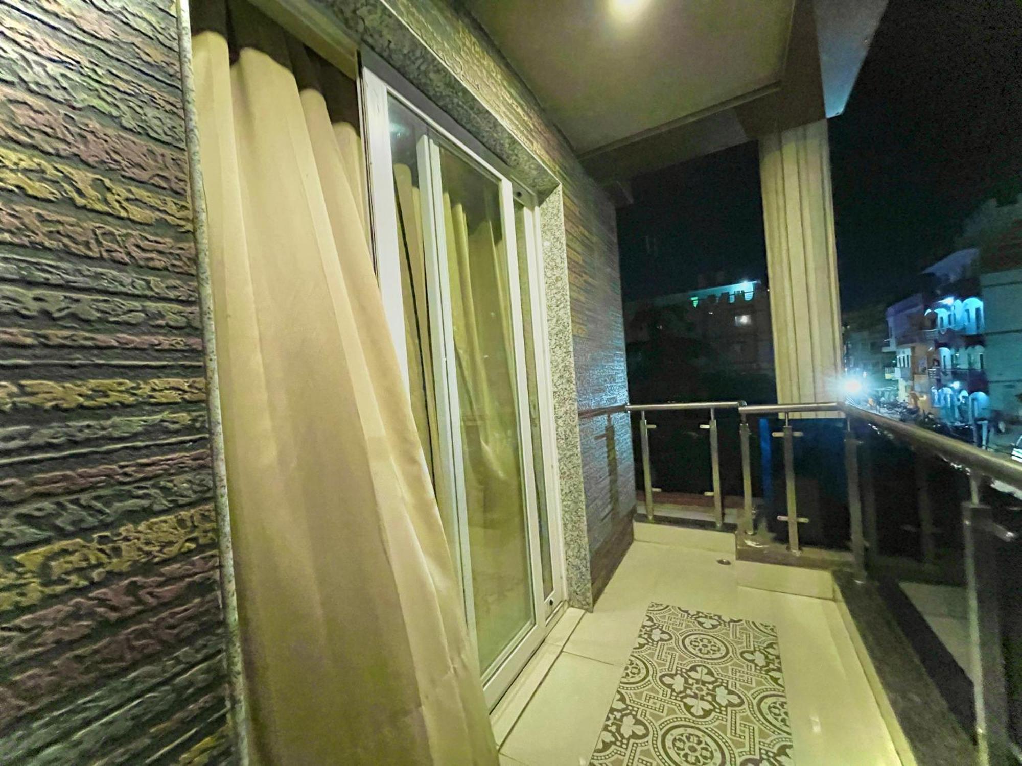 Hotel Kuber Palace ! Puri Near-Sea-Beach-And-Temple Fully-Air-Conditioned-Hotel With-Lift-And-Parking-Facility Esterno foto