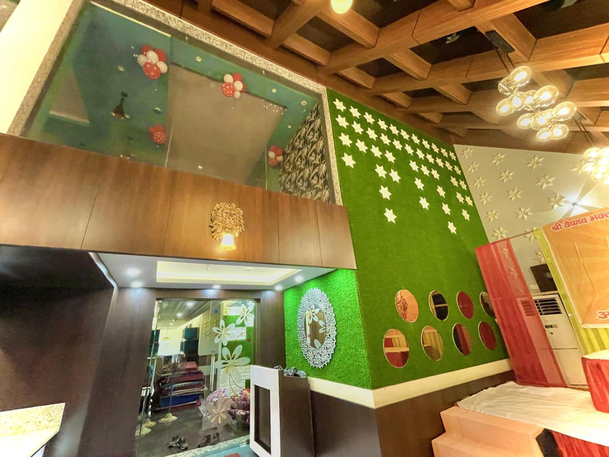Hotel Kuber Palace ! Puri Near-Sea-Beach-And-Temple Fully-Air-Conditioned-Hotel With-Lift-And-Parking-Facility Esterno foto
