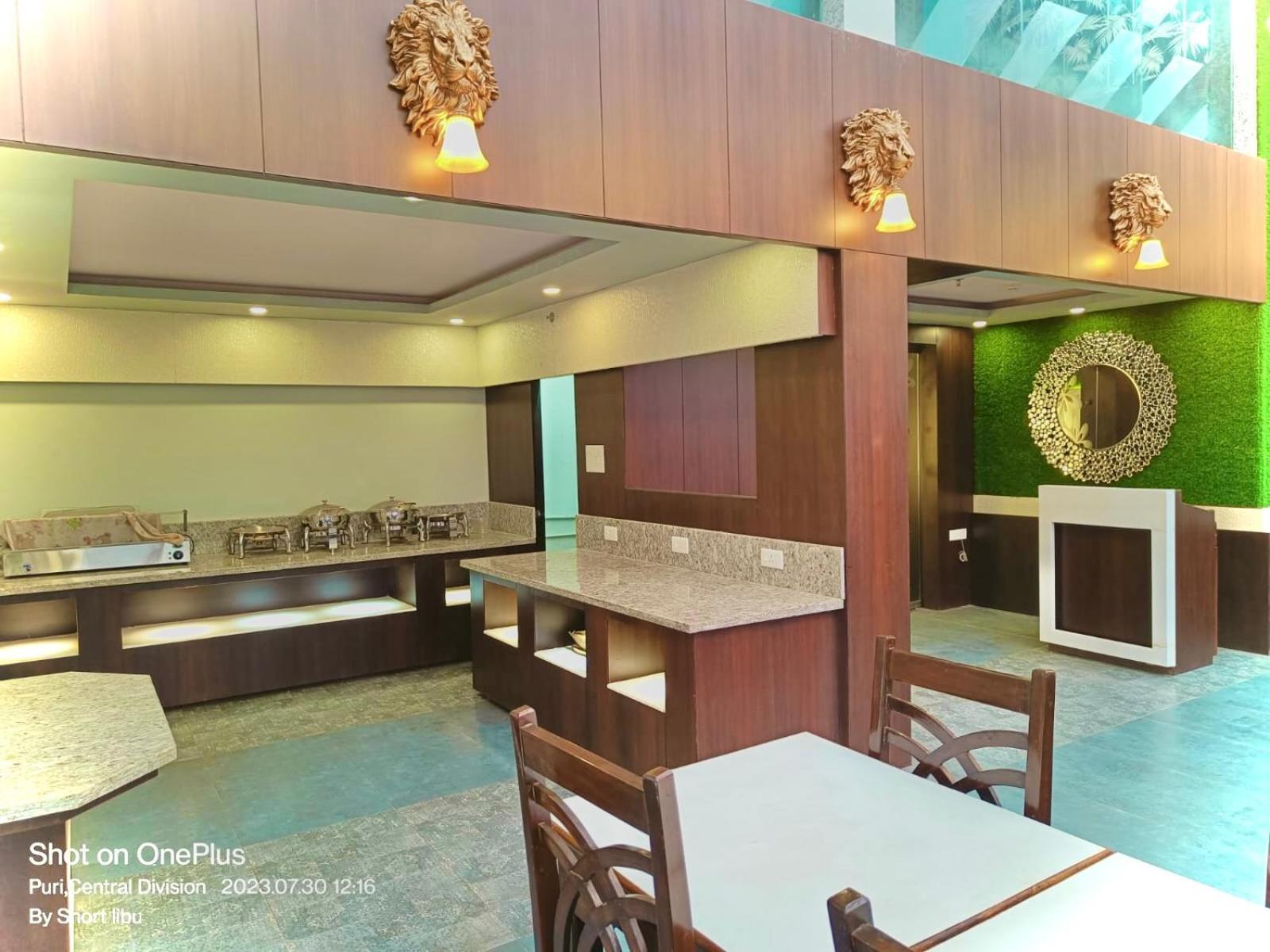 Hotel Kuber Palace ! Puri Near-Sea-Beach-And-Temple Fully-Air-Conditioned-Hotel With-Lift-And-Parking-Facility Esterno foto